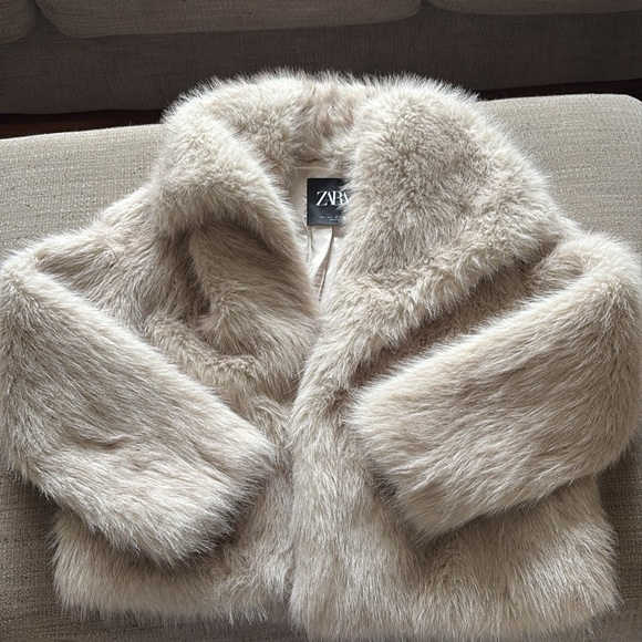 Zara - Picture 4 of 4